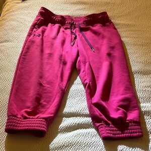 Under Armour medium Fuchsia Jogger capris
